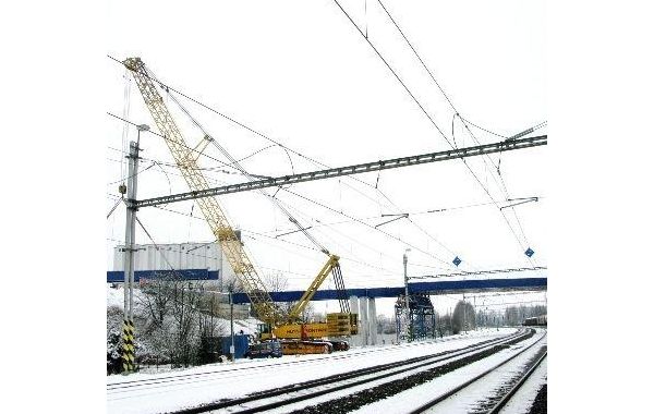 Silniční most přes trať ČD ve Studénce
