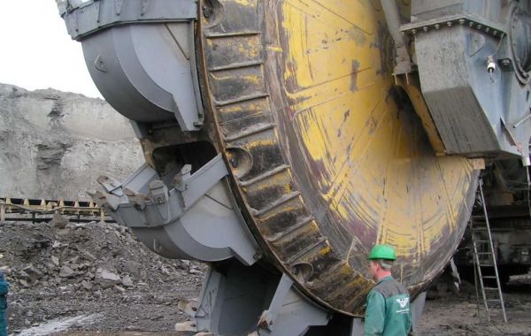 K 650 – TOOTHED BUCKETS - NOEN, a.s.